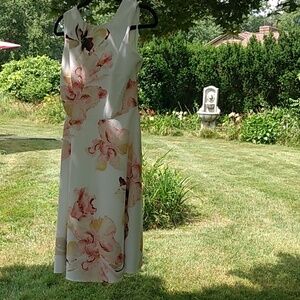 White House Black Market Floral Fit And Flare Dress Silky